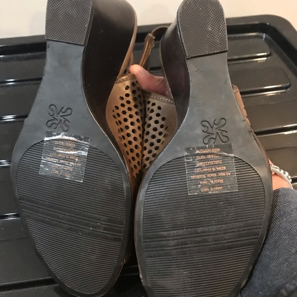 👡Simply VERA WANG Sandals - Picture 6 of 6